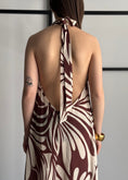 Carica l'immagine nel visualizzatore della galleria, Abito lungo KIKISIX con scollo halter
