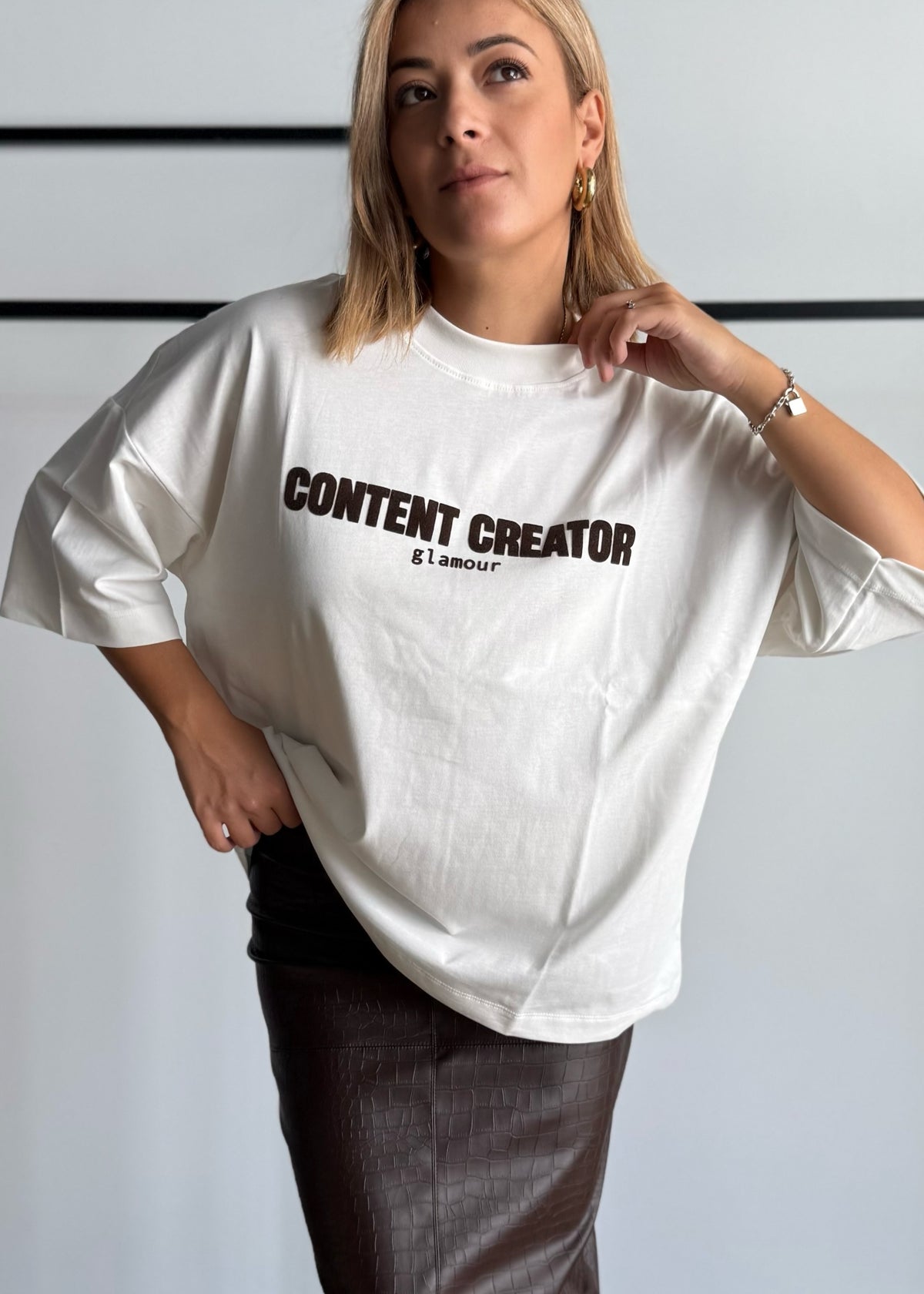 T-shirt over bianca content creator - KONTATTO