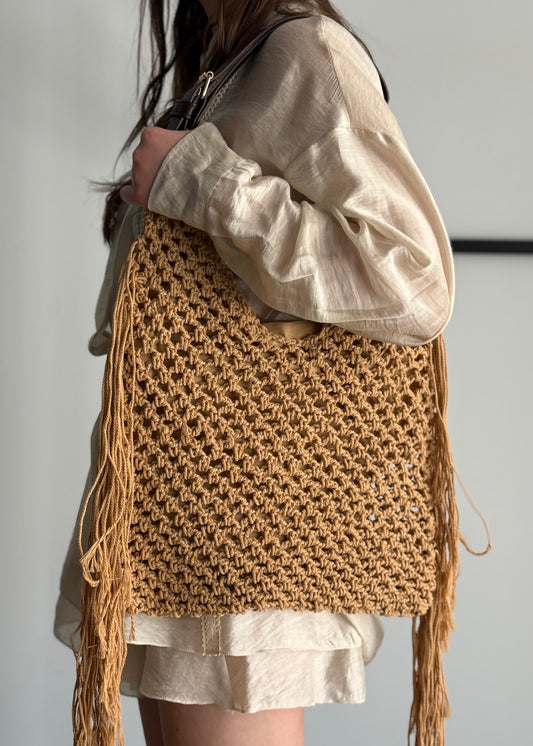 Borsa crochet camel con frange