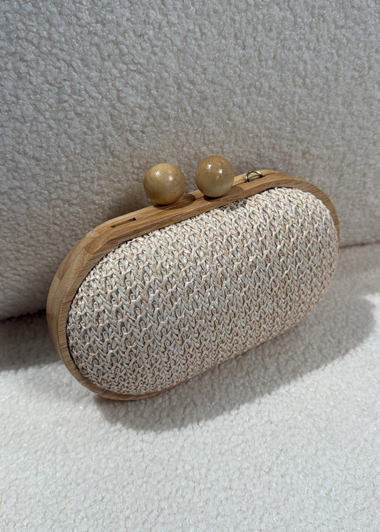 Clutch in raffia beige