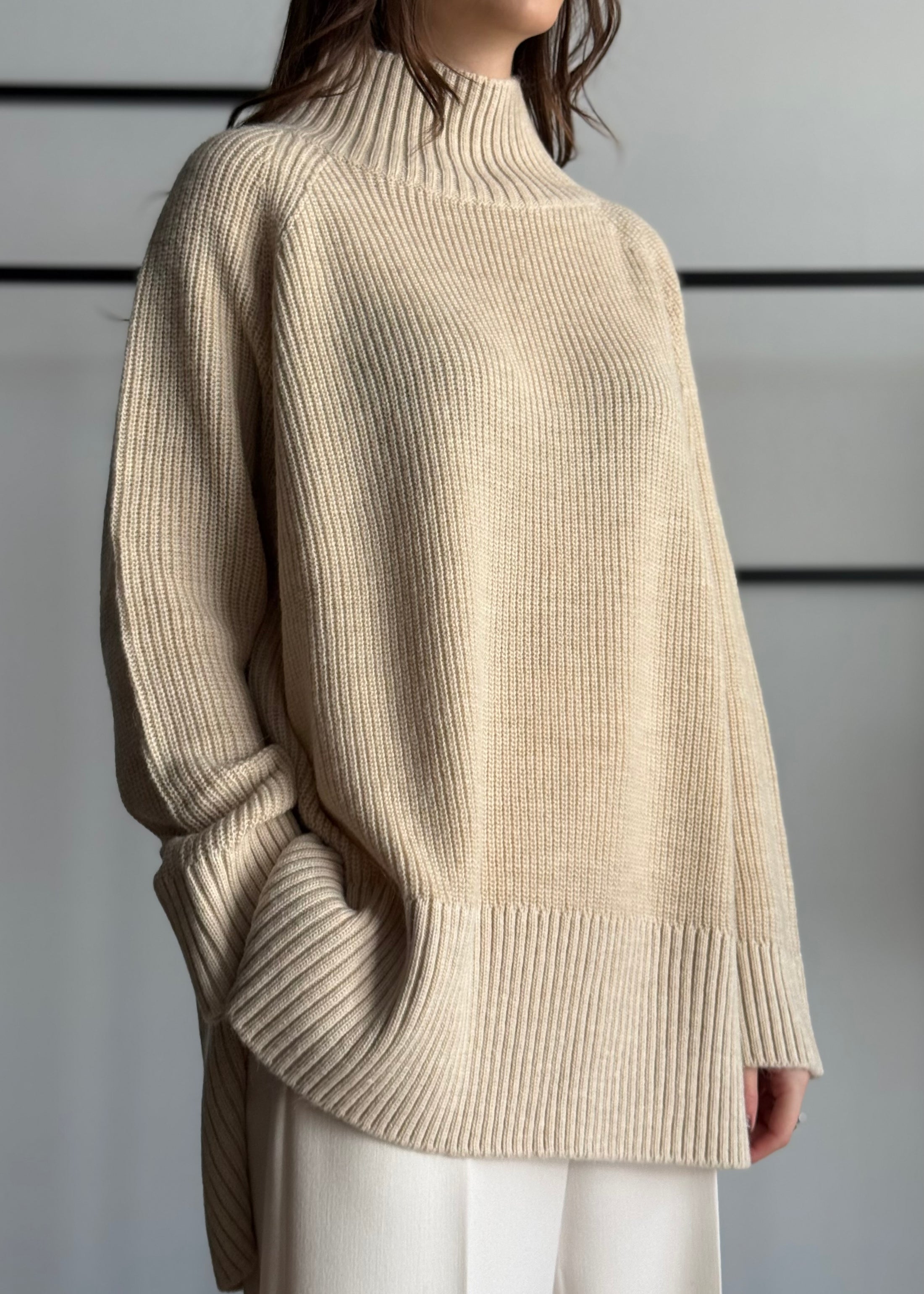 Maglia dolcevita a coste laterali -KONTATTO