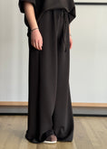 Carica l'immagine nel visualizzatore della galleria, Pantalone ZAHJR con coulisse nero
