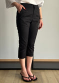Carica l'immagine nel visualizzatore della galleria, Pantalone capri nero slim fit
