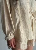 Carica l'immagine nel visualizzatore della galleria, Camicia PHILIALOFT con inserti in crochet
