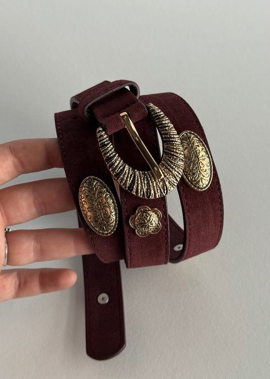 Cintura in suede vino con fibbia decorata