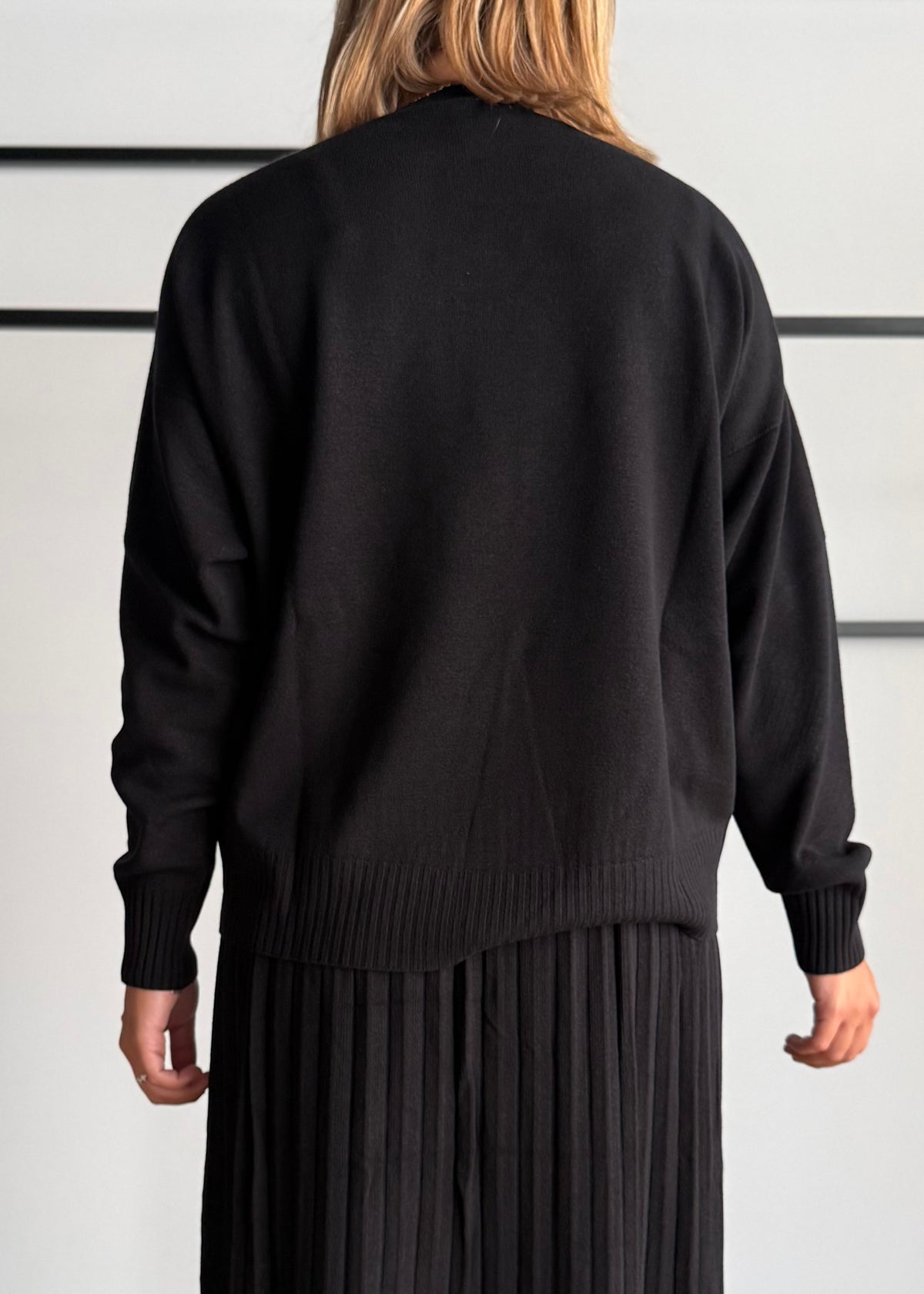 Maglia over girocollo nera - KONTATTO