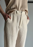 Carica l'immagine nel visualizzatore della galleria, Pantalone PHILIALOFT in misto lino
