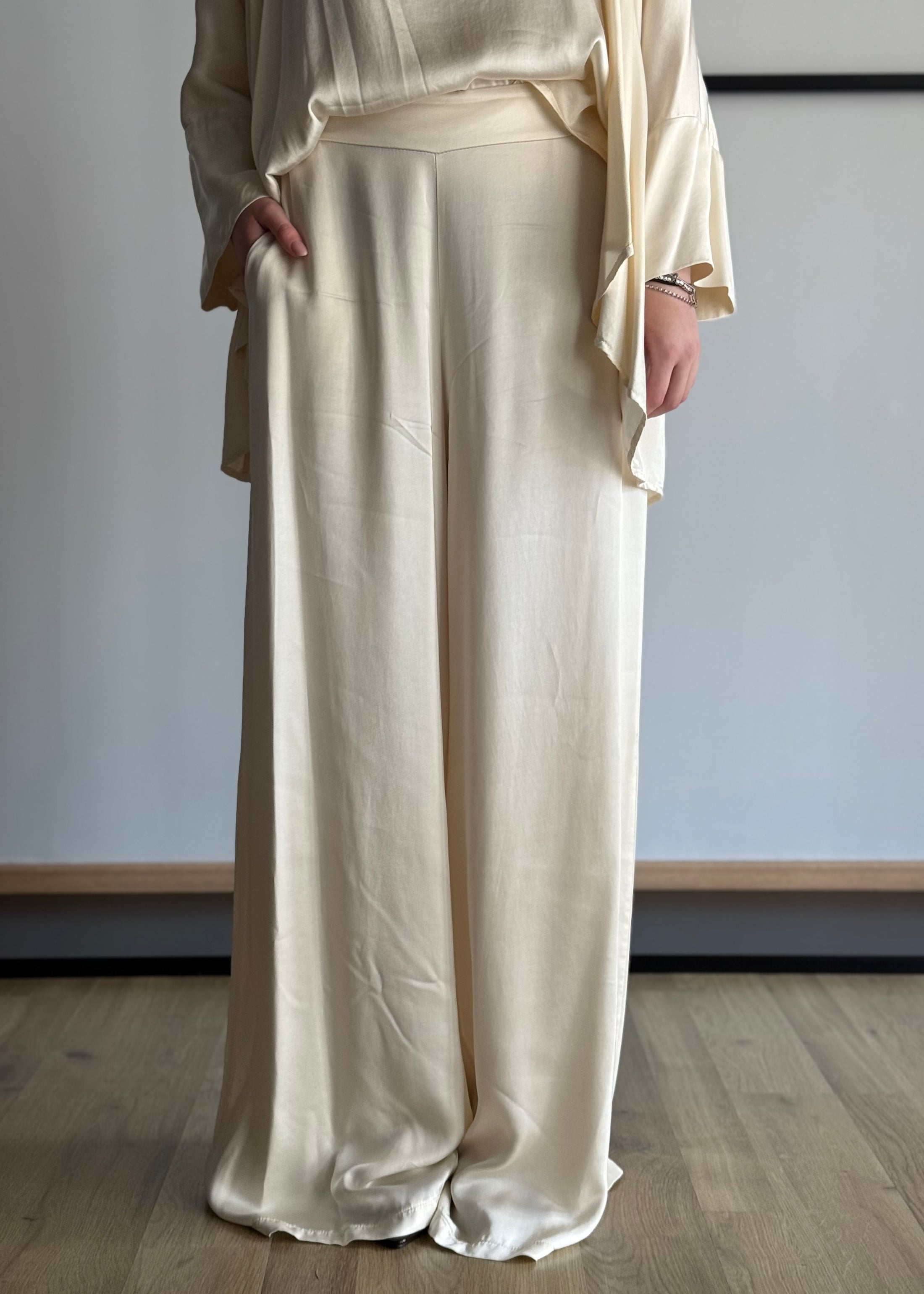Pantalone ZAHJR a palazzo latte