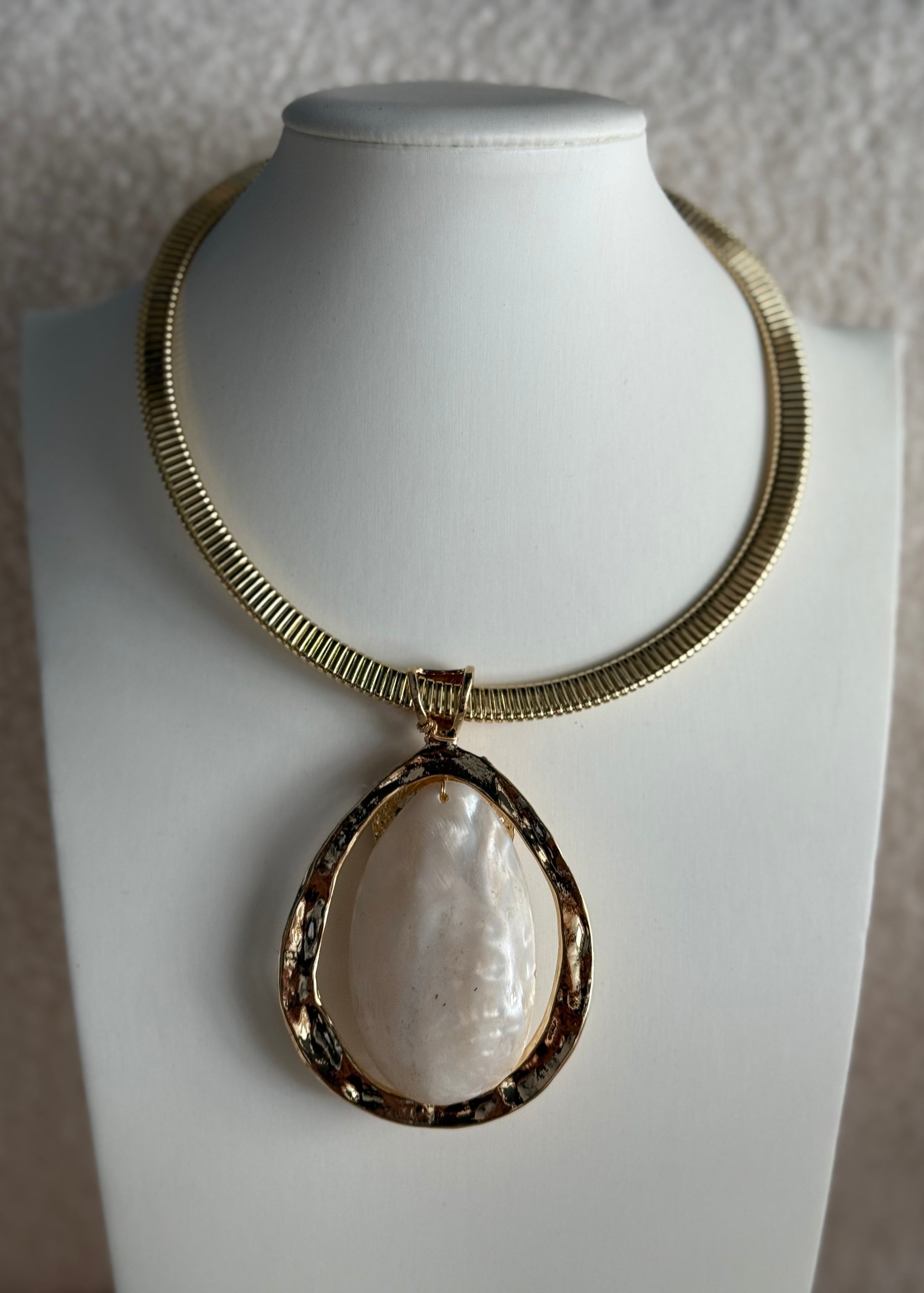 Collana girocollo oro con ciondolo pietra