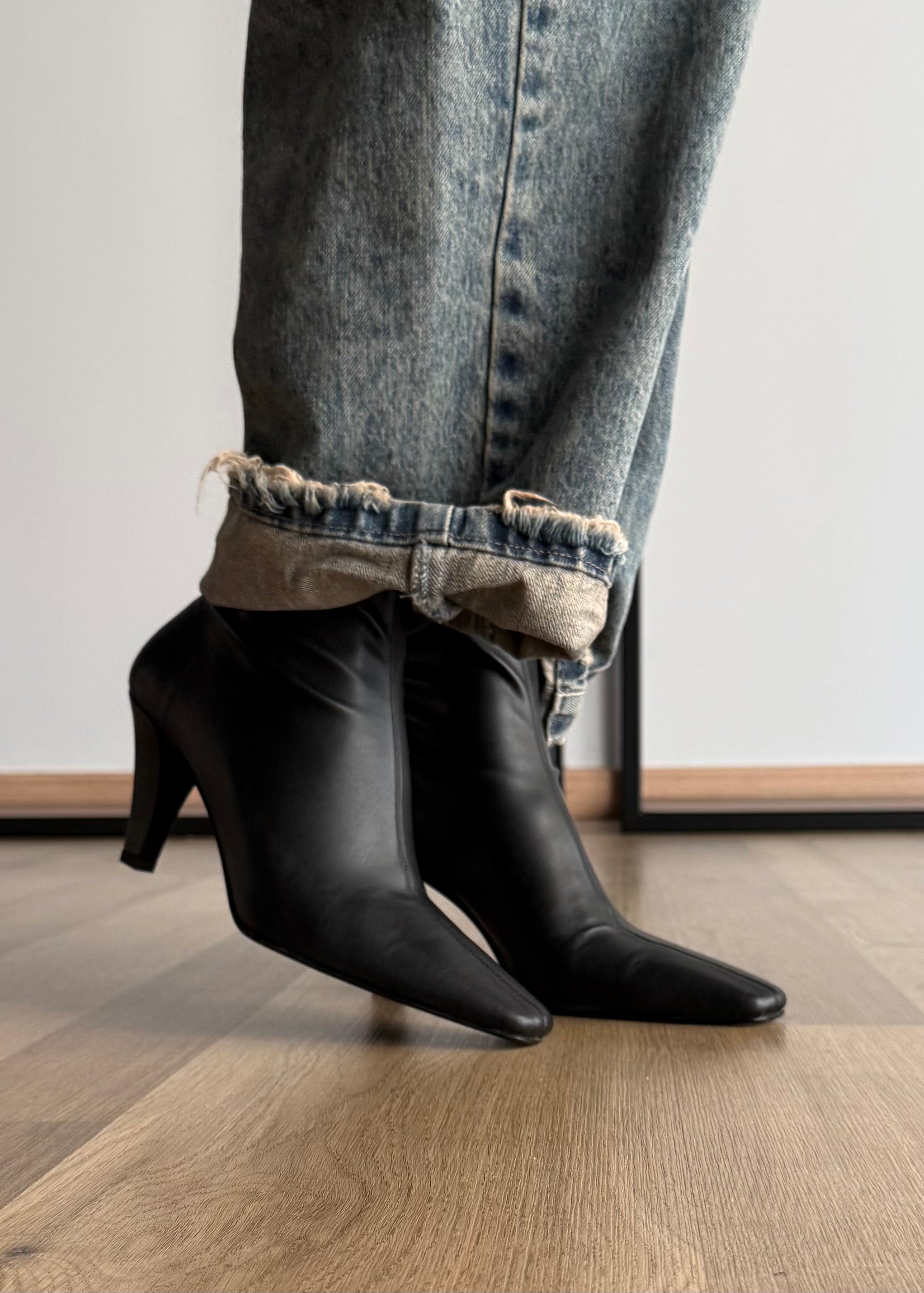 Stivaletto stretch nero con tacco 8 OVYÈ