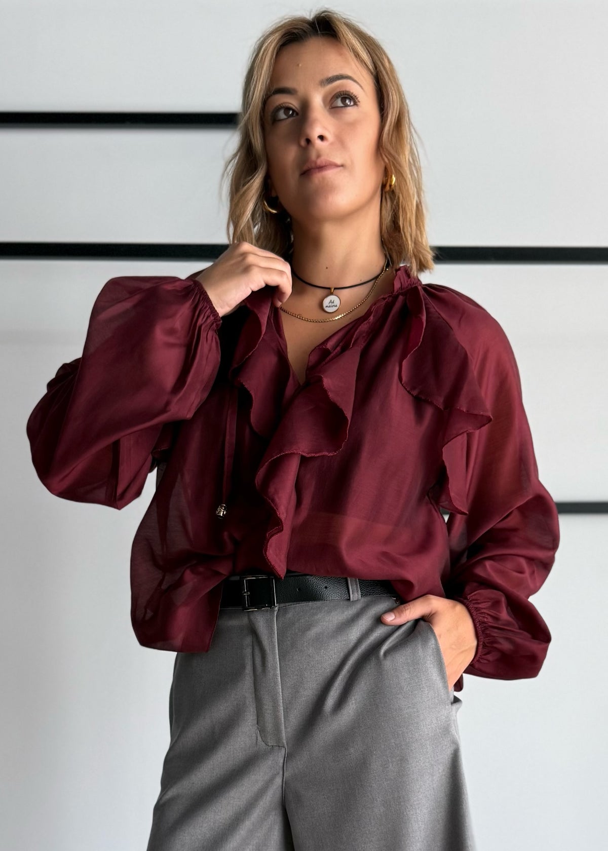 Blusa con volant vino - PHILIALOFT