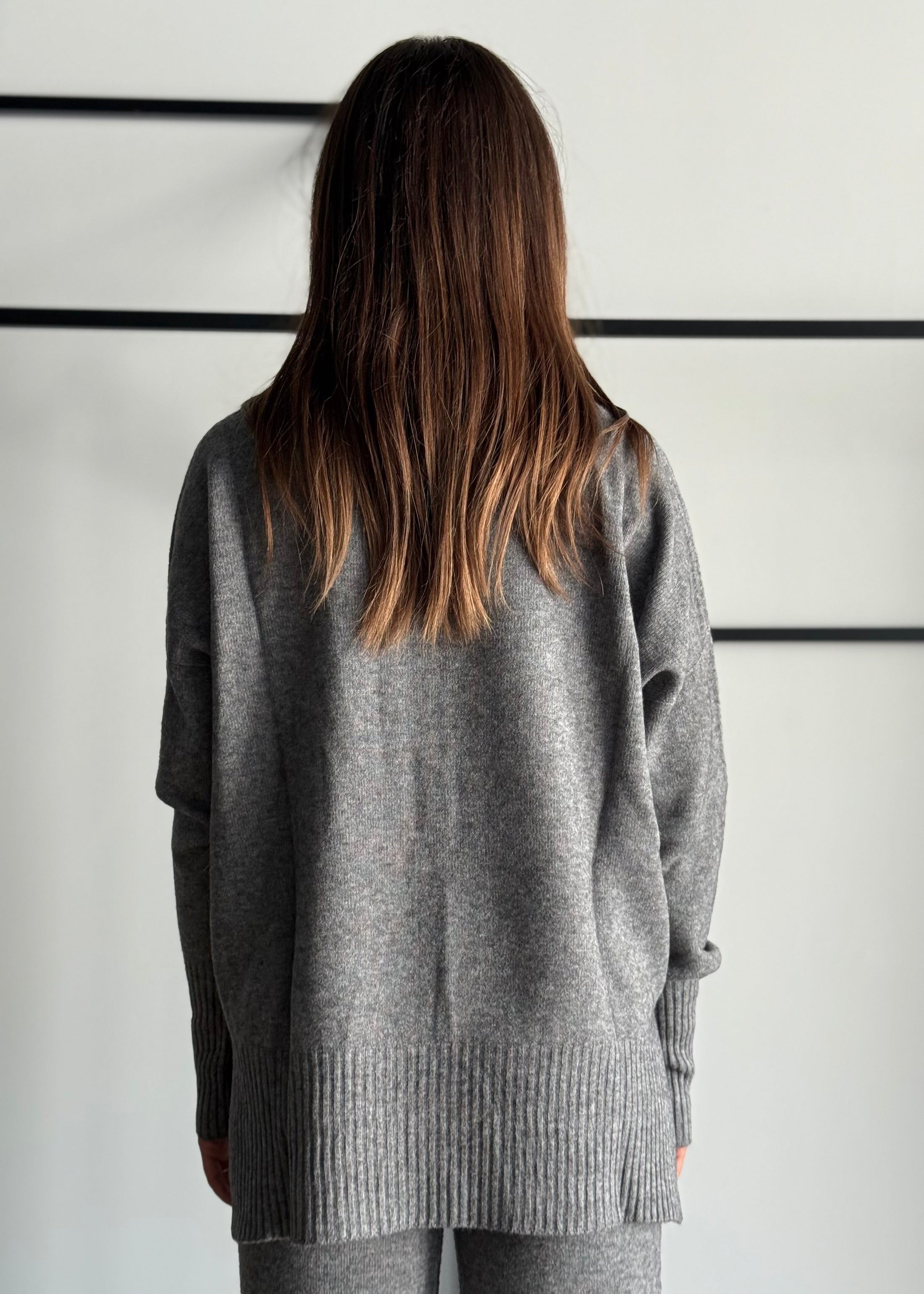 Maglia over scollo a V -KONTATTO