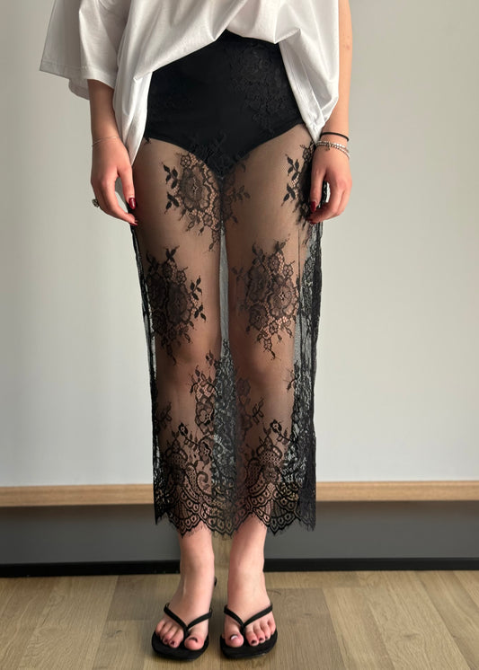 Gonna midi in pizzo trasparente nero