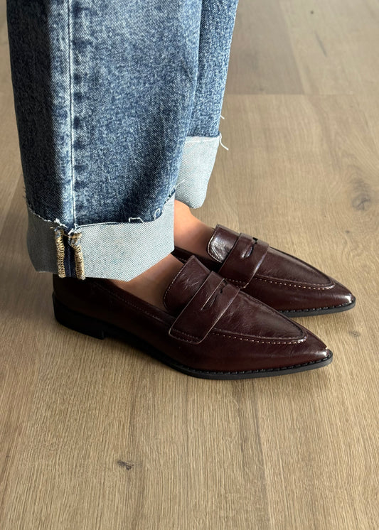 Mocassino donna in vernice moro con punta affusolata