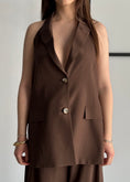 Carica l'immagine nel visualizzatore della galleria, Gilet ZAHJR scollo halter
