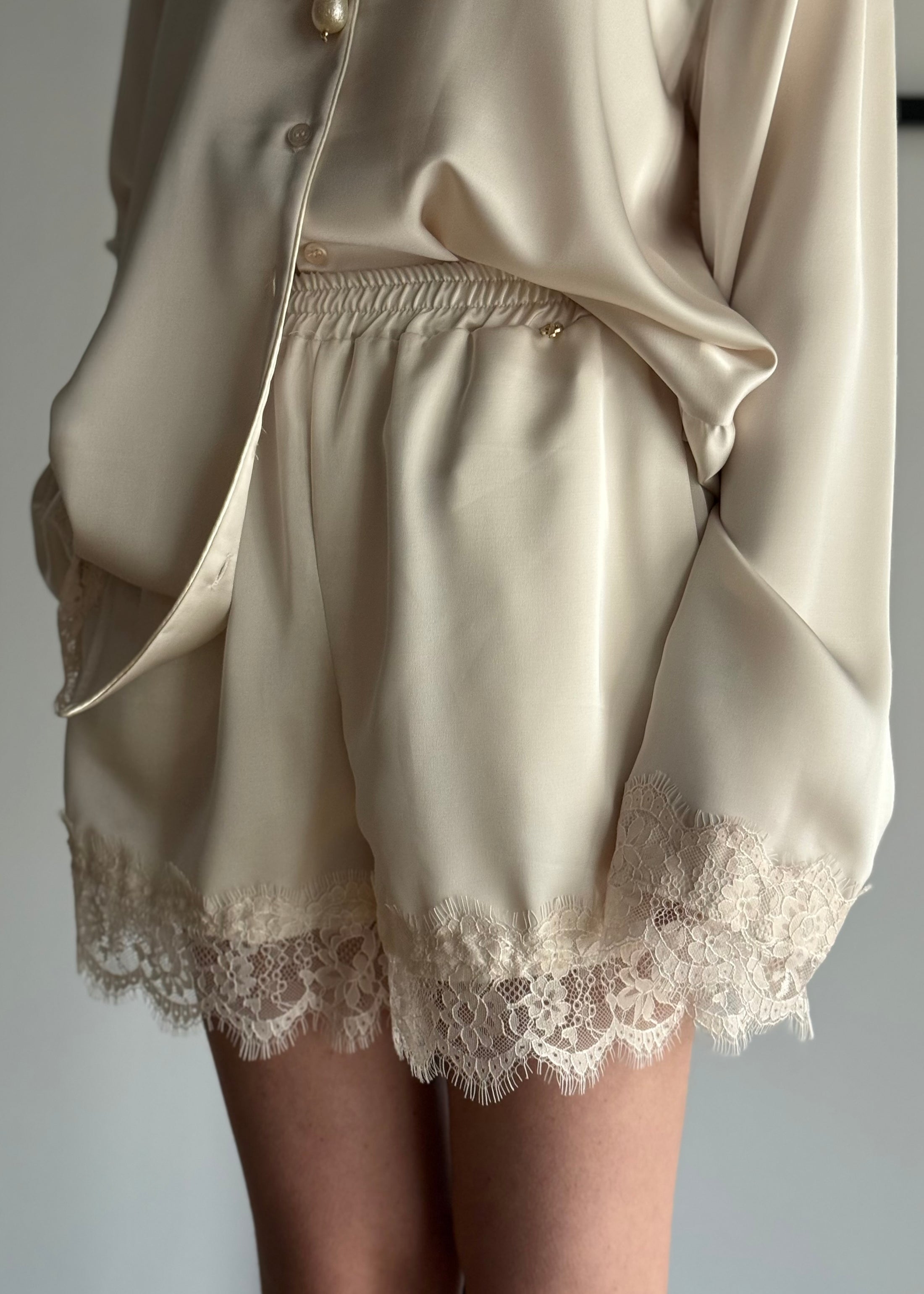 Shorts PHILIALOFT con pizzo