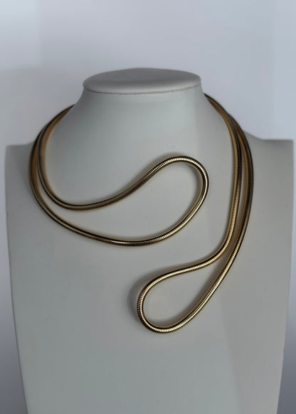 Collana dorata modellabile a serpente