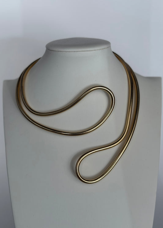 Collana dorata modellabile a serpente