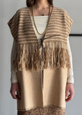 Carica l'immagine nel visualizzatore della galleria, Gilet KONTATTO in maglia bouclé
