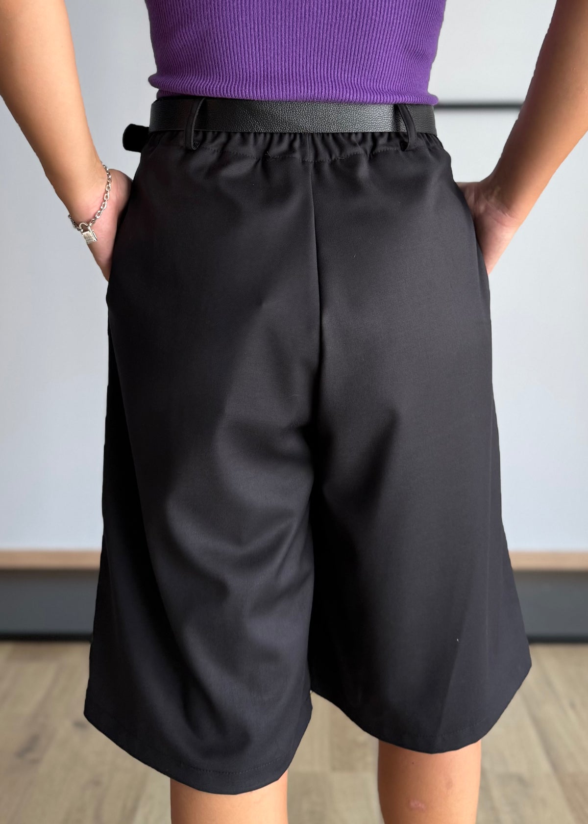 Bermuda Nero con cintura - PHILIALOFT