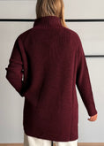 Carica l'immagine nel visualizzatore della galleria, Maglia marsala modello cratere con spacchi - KONTATTO

