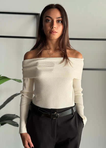 Maglia a coste con scollo Bardot -KONTATTO