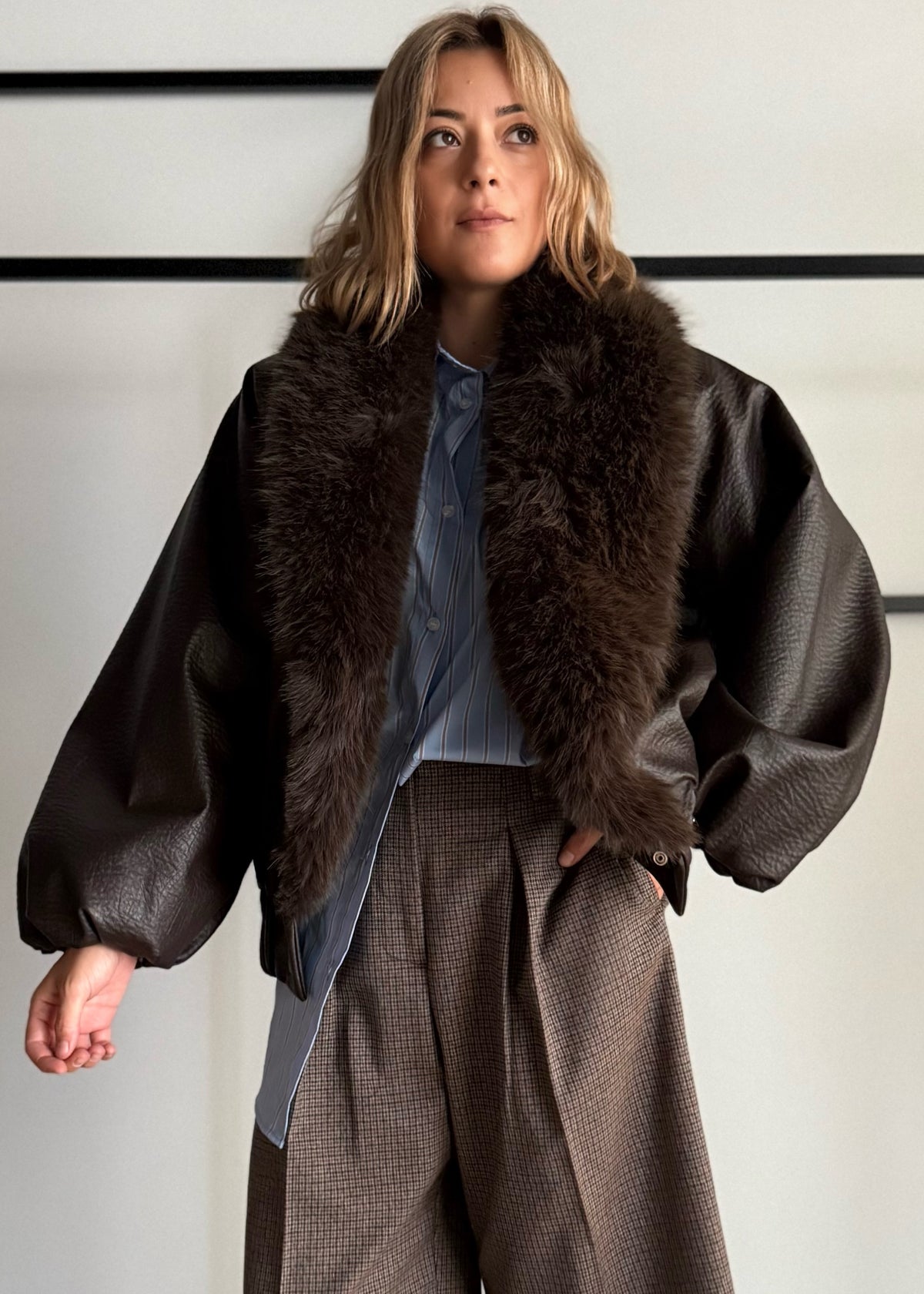 Giacca effetto pelle martellata con maxi collo in eco fur - PHILIALOFT