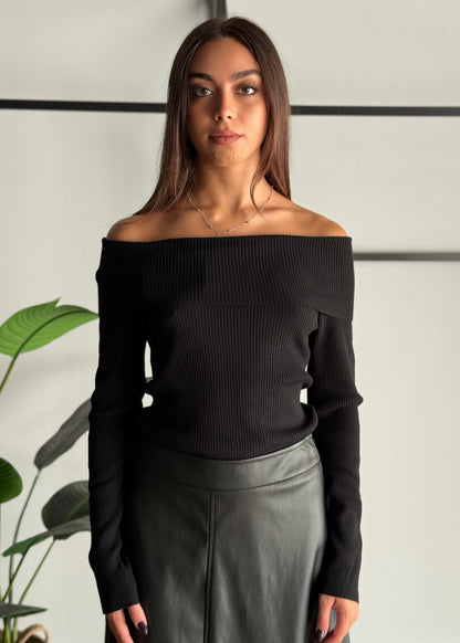 Maglia a coste con scollo Bardot -KONTATTO