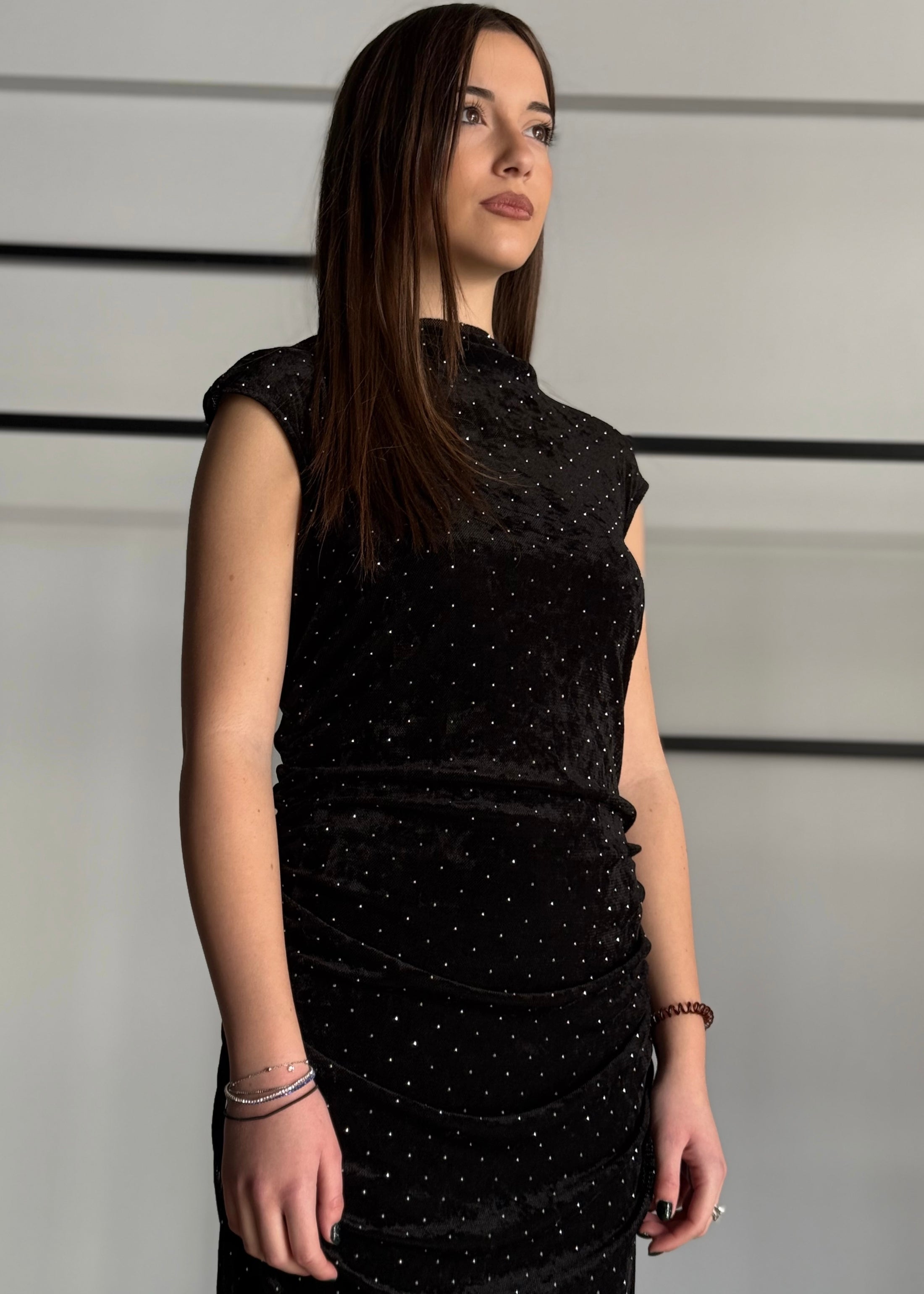 Abito KONTATTO in velluto con micro strass