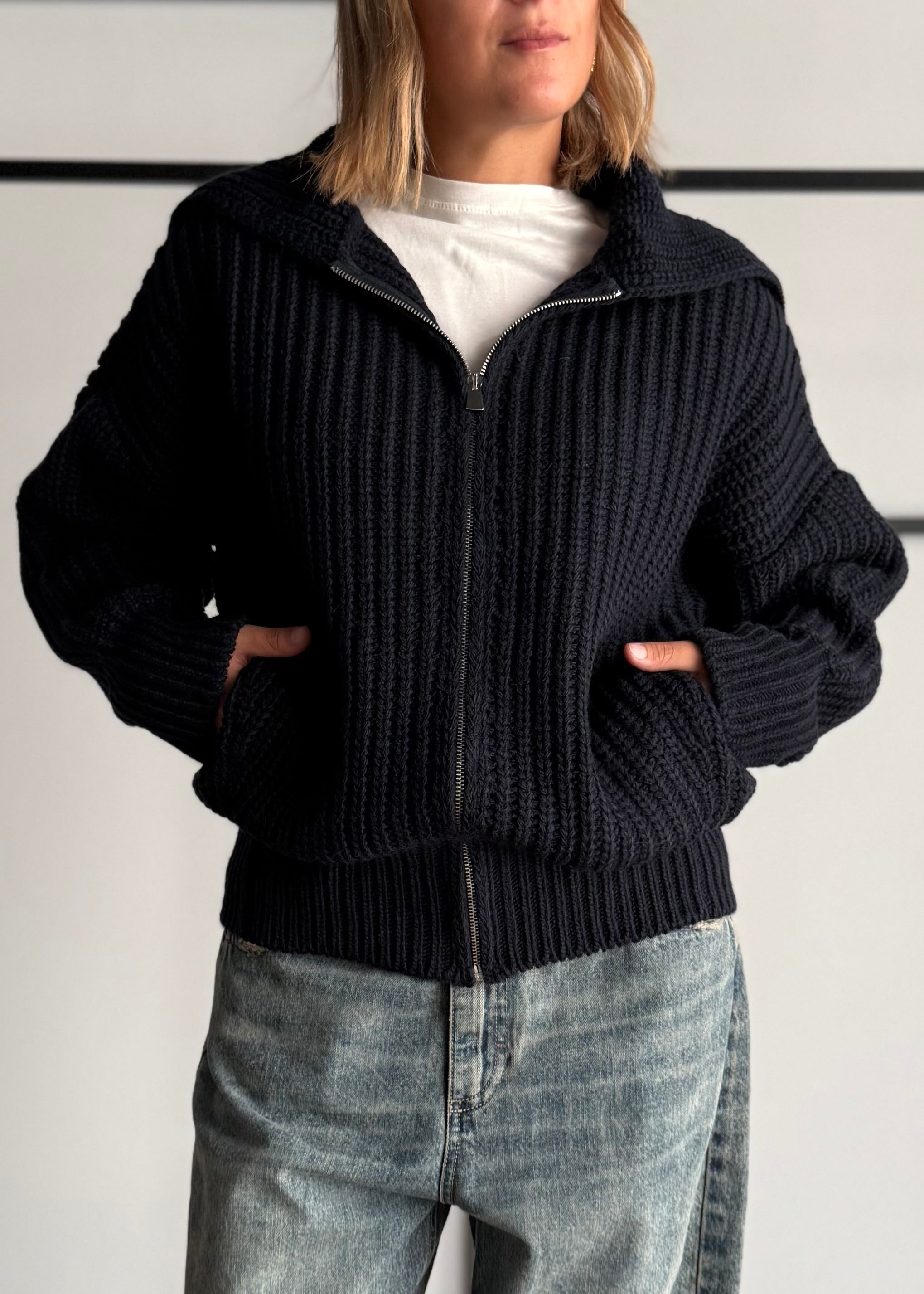 Cardigan blu con maxi collo e zip - KONTATTO