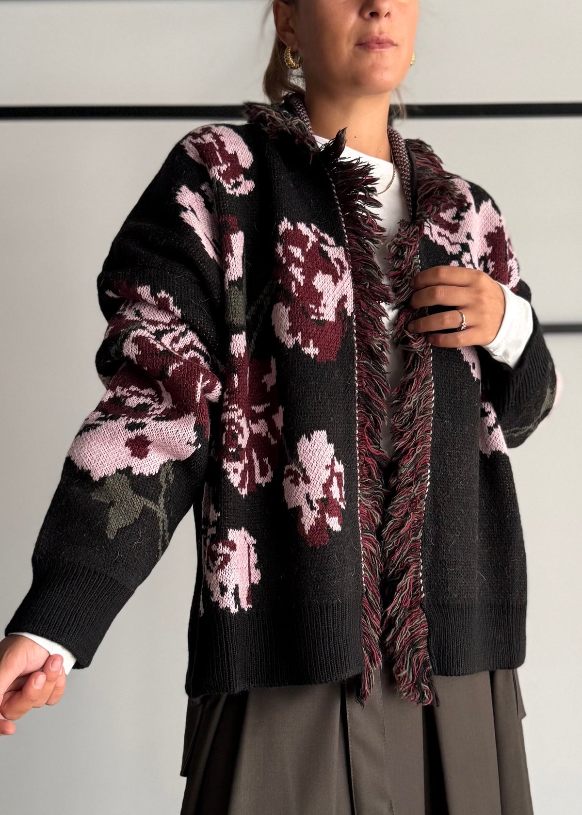 Cardigan jacquard floreale con frange - KONTATTO