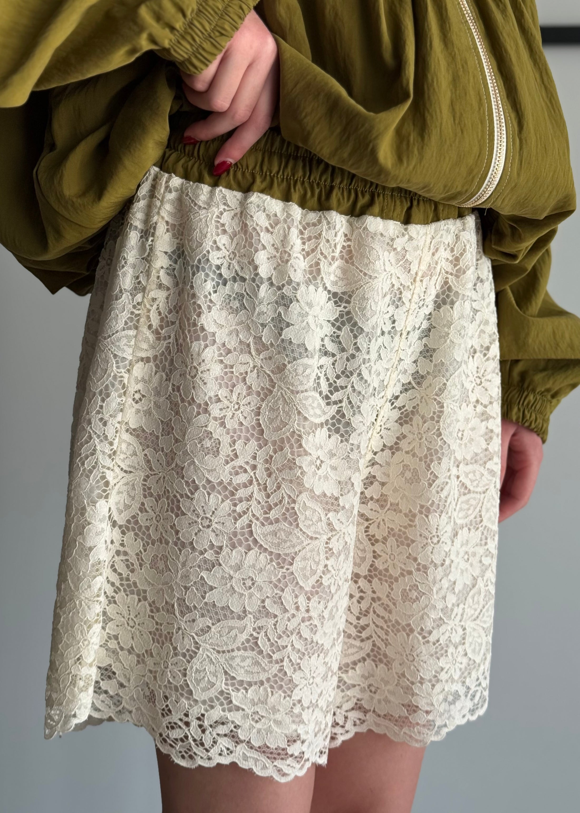 Short KIKISIX in pizzo
