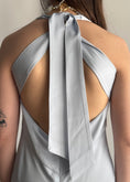 Carica l'immagine nel visualizzatore della galleria, Abito lungo KONTATTO cielo con scollo schiena
