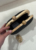 Carica l'immagine nel visualizzatore della galleria, Clutch in raffia nera
