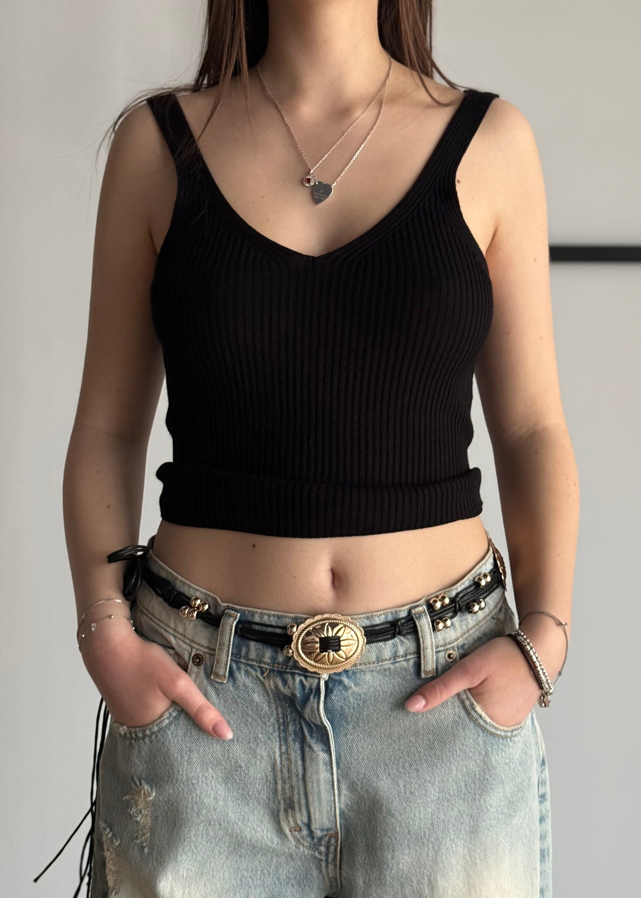 Top KONTATTO a coste nero