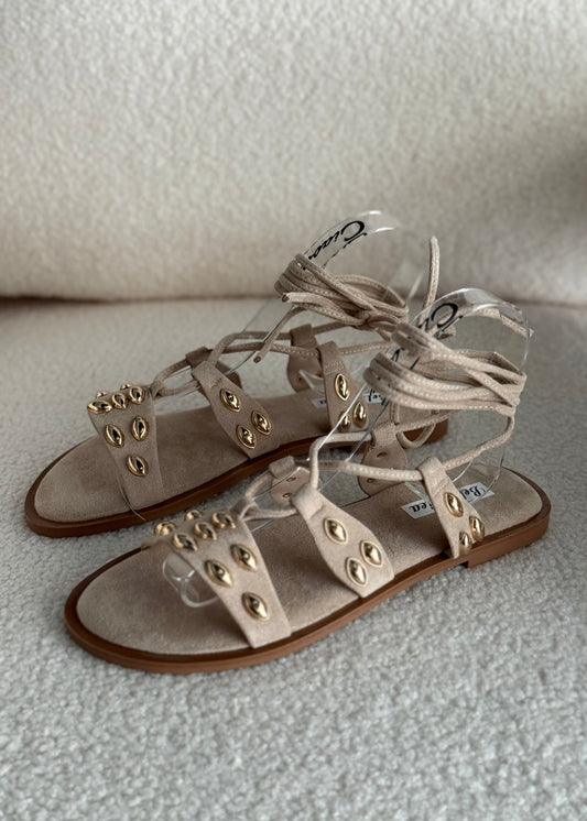 Sandali THEVICE con borchie oro beige