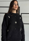 Carica l'immagine nel visualizzatore della galleria, Maglia ZAHJR con applicazioni gioiello
