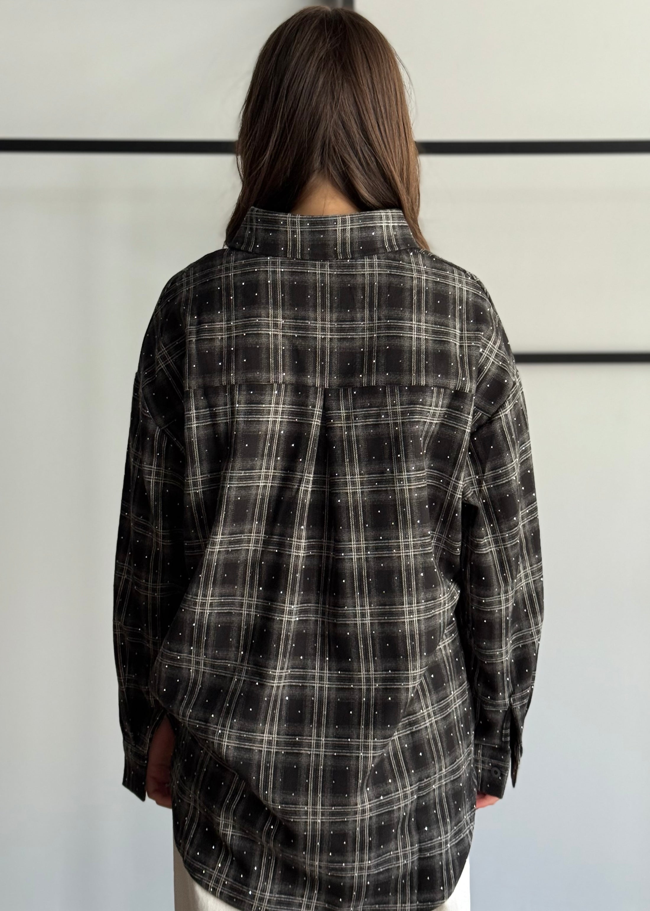 Camicia Oversize Check Nera con Dettagli Brillanti