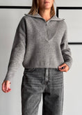 Carica l'immagine nel visualizzatore della galleria, Maglia grigio a coste con zip - PHILIALOFT
