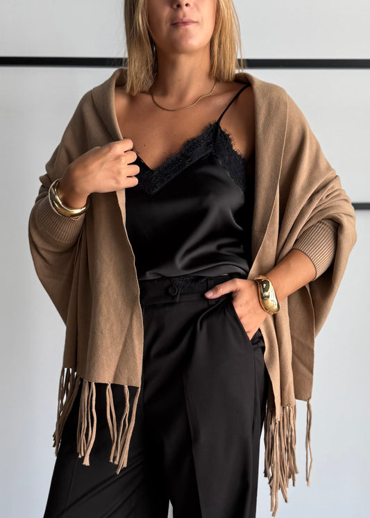 Mantella in maglia camel con frange - ZAHJR