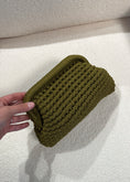 Carica l'immagine nel visualizzatore della galleria, Clutch intrecciata olio
