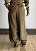 Carica l'immagine nel visualizzatore della galleria, Pantalone balloon militare effetto suede - PHILIALOFT
