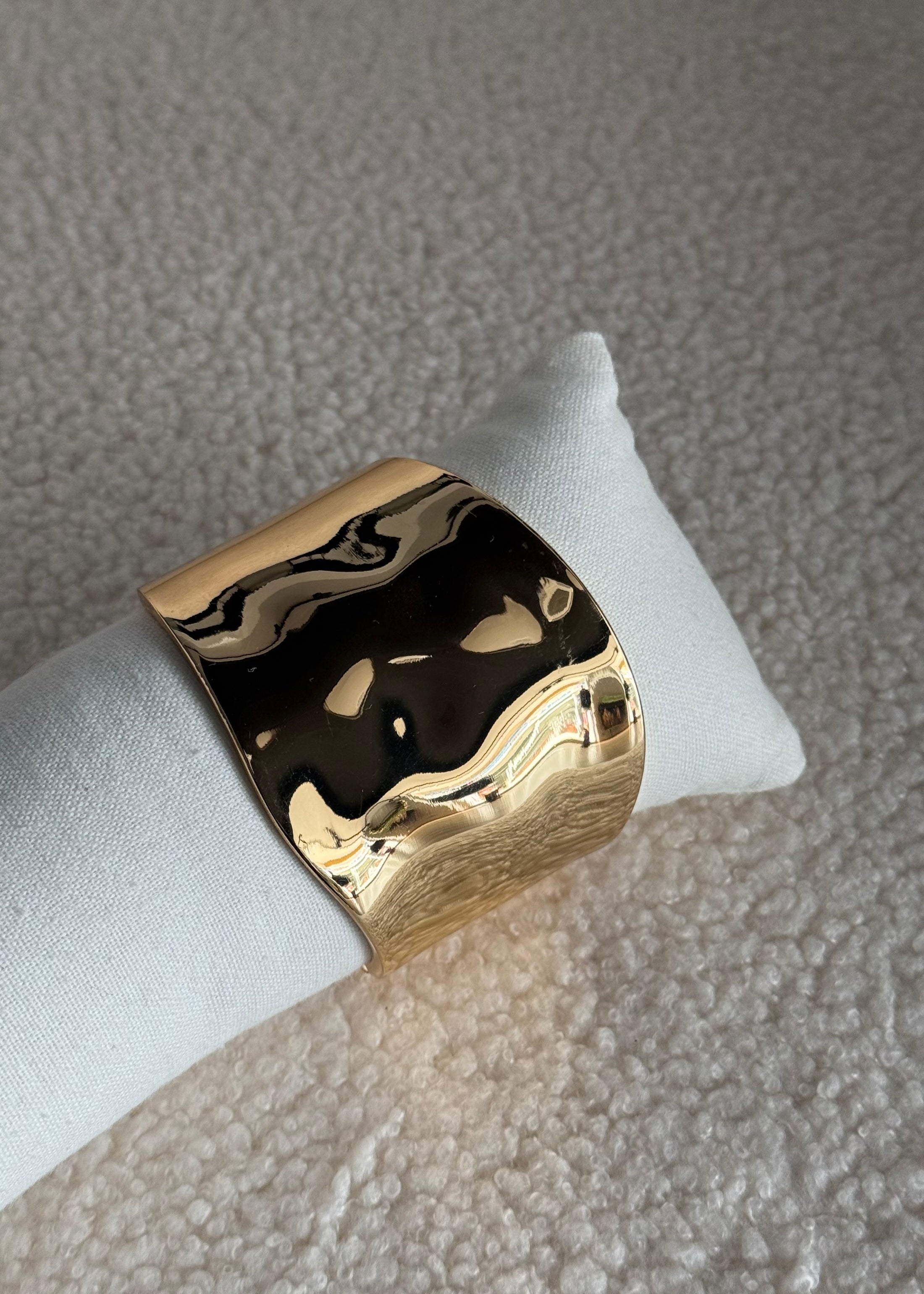 Bracciale THEVICE rigido dorato