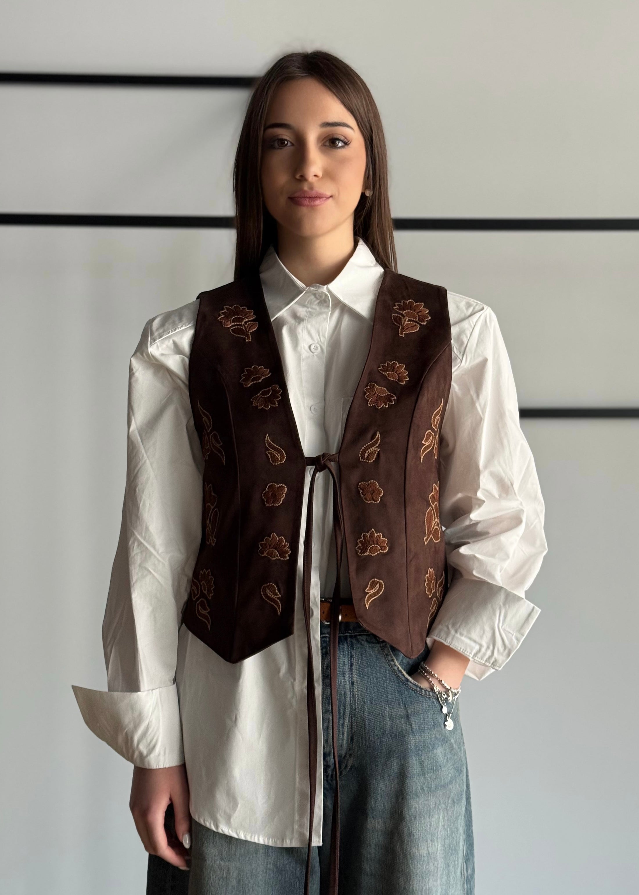 Gilet ZAHJR in suede con ricami