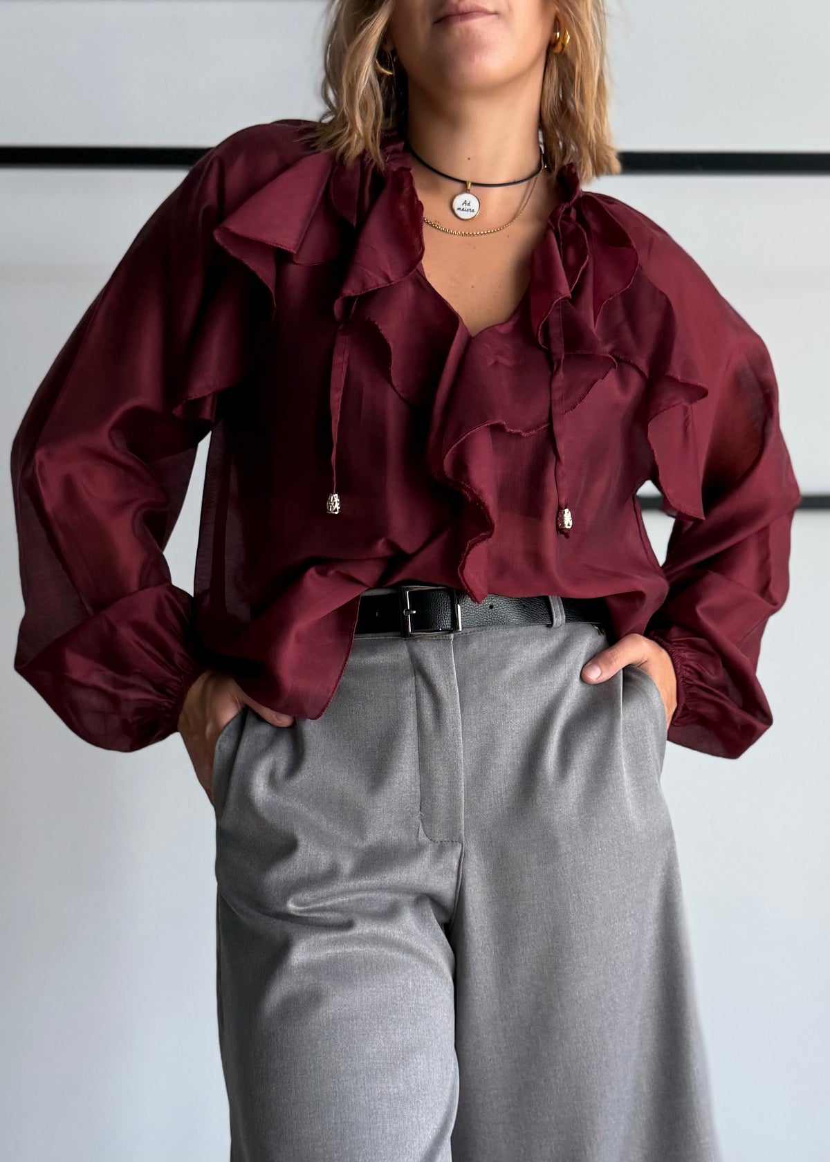Blusa con volant vino - PHILIALOFT