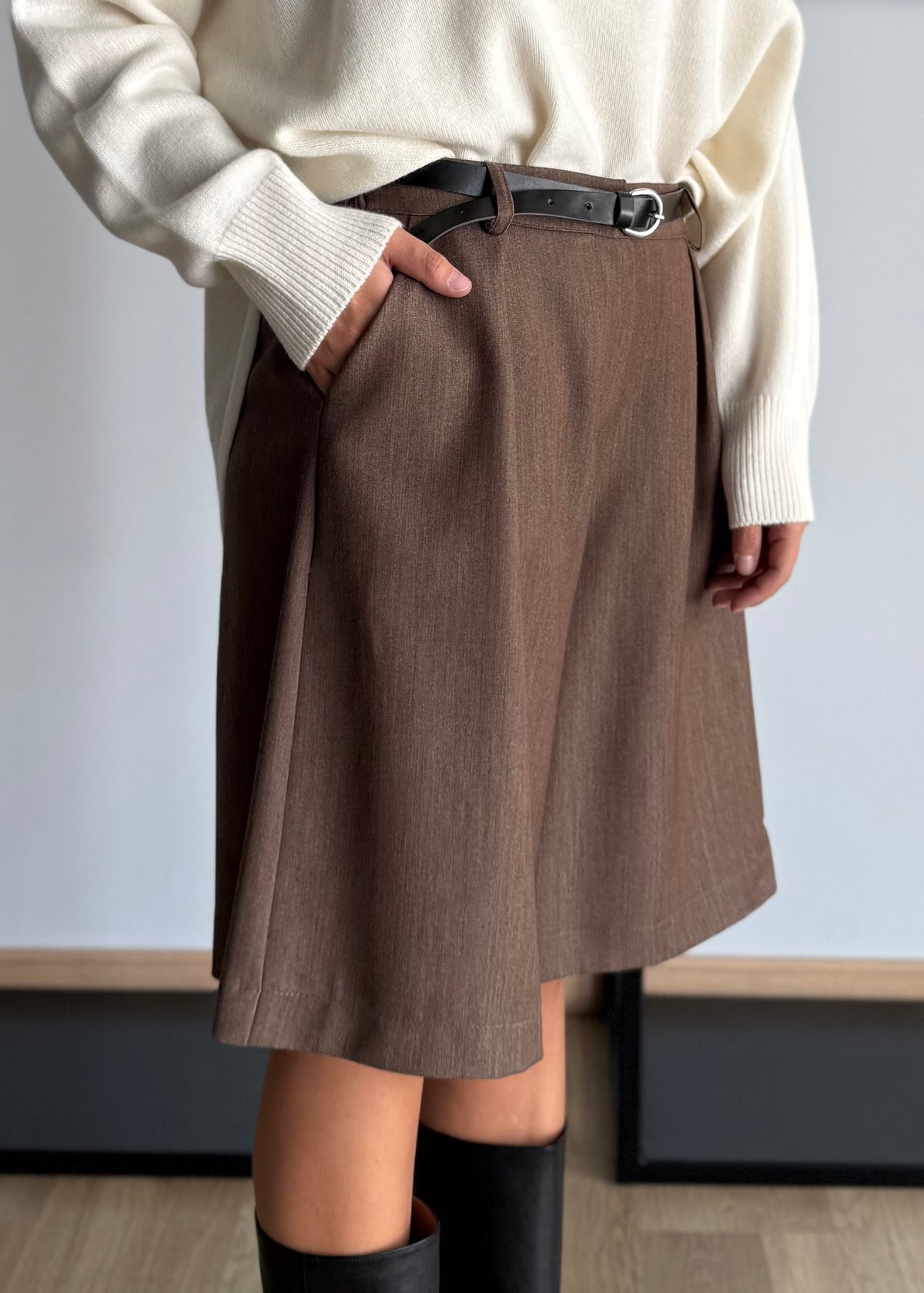 Bermuda sartoriale cioccolato con cintura - PHILIALOFT