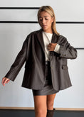 Carica l'immagine nel visualizzatore della galleria, Blazer cioccolato texture rombi - ZAHJR

