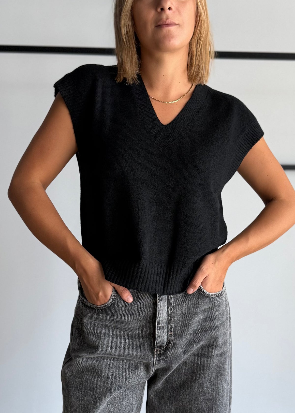 Gilet in maglia con scollo V nero - ZAHJR