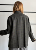 Carica l'immagine nel visualizzatore della galleria, Blazer tartan con foulard - ZAHJR
