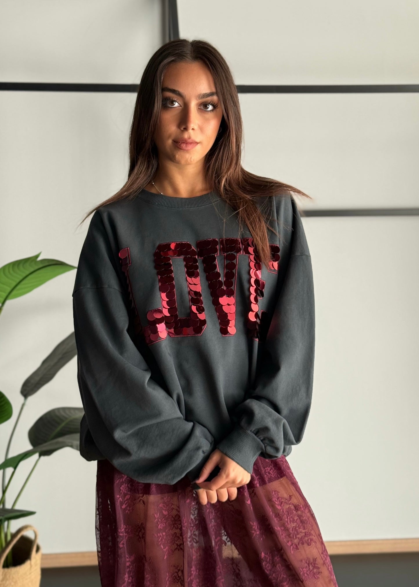 Felpa con paillettes “LOVE” - ZAHJR